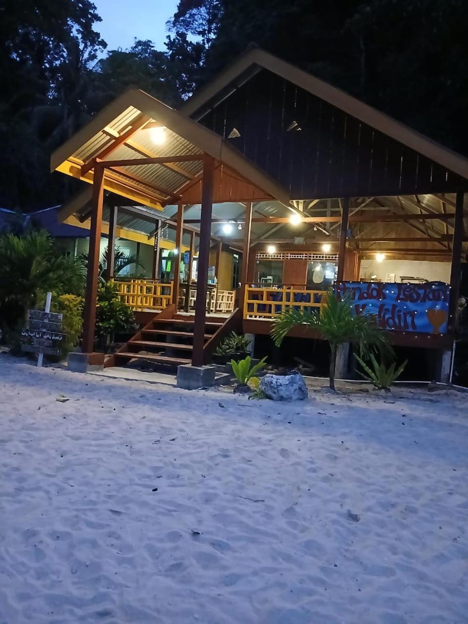 Pondok Lestari Kadidiri Batudaka Habitación foto